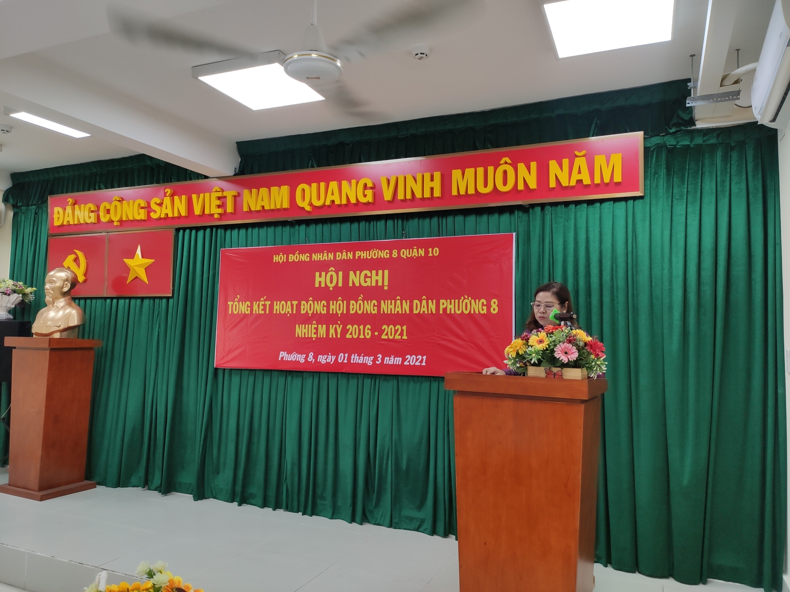 Đồng chí Đào Kim Vân - Bí thư Đảng ủy, Chủ tịch Hội đồng Nhân dân P8 phát biểu ý kiến